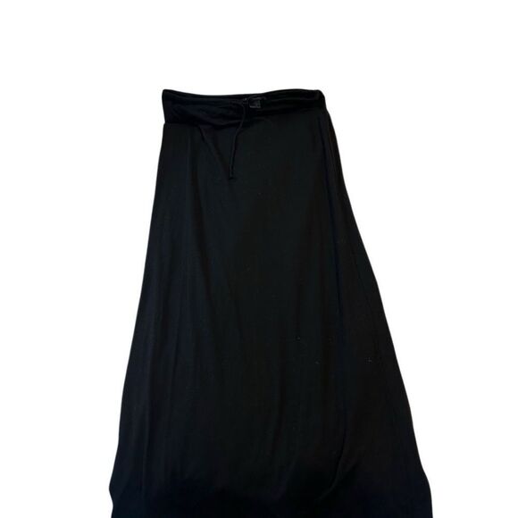Elegant Black Women's Skirt - Picture 1 of 3